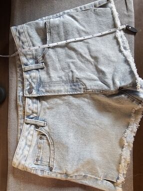 No Boundaries Distressed Denim Shorts Size 10 Light Wash Raw Hem Cutoff